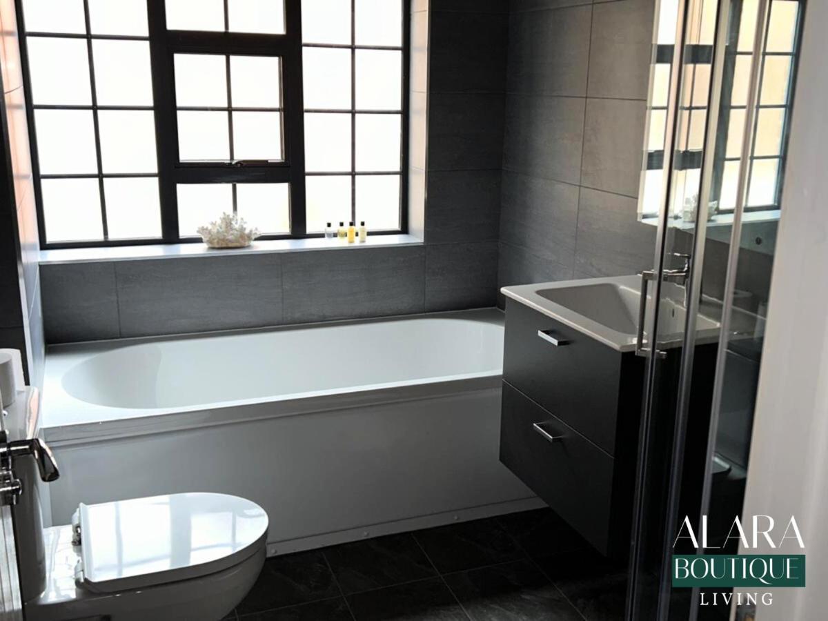 3 Floor Townhouse Luxury Living Alara Boutique Apartment Birmingham Luaran gambar